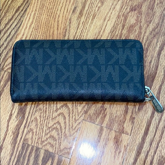 Brown Michael Kors Wallet - Picture 3 of 4